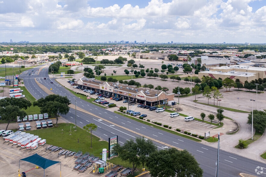 More Photos Of 15015 Westheimer Rd, Houston Unknown For Lease