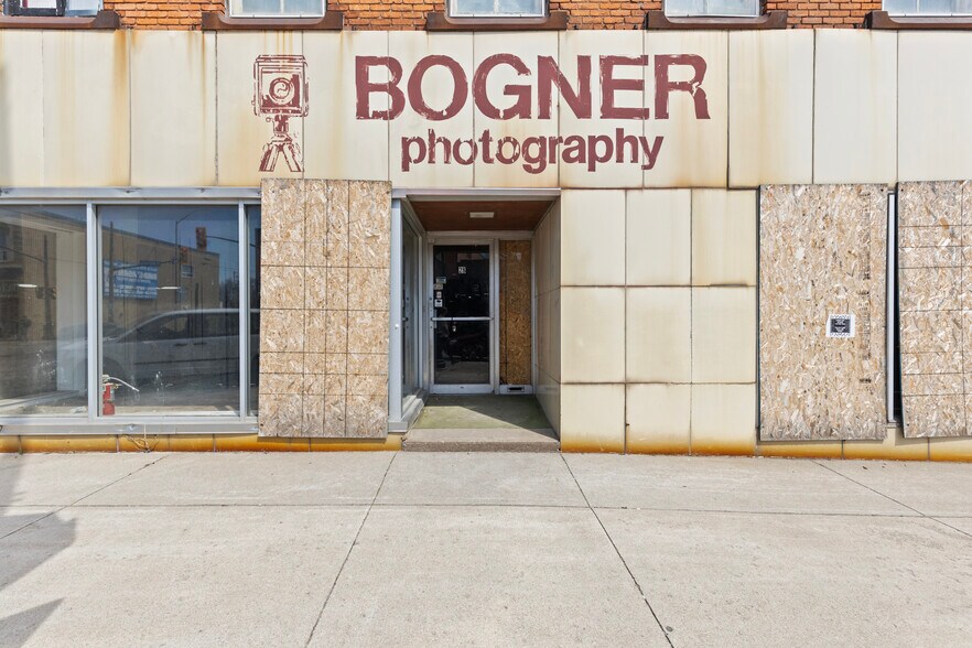 More Photos Of 28 W Main St, Welland Storefront For Sale