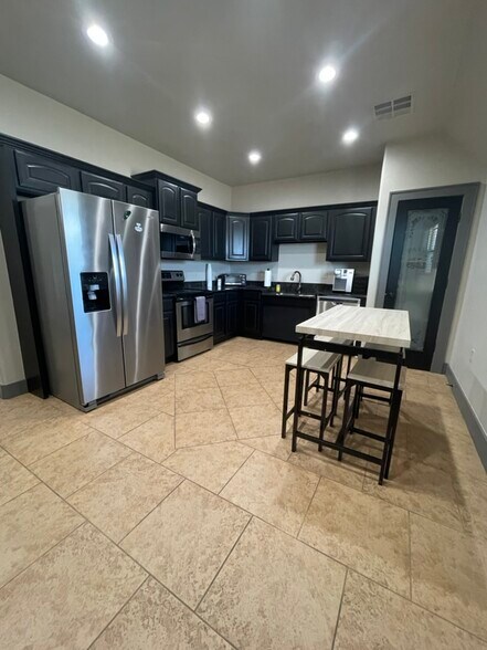 More Photos Of 4420 E I 240 Service Rd, Oklahoma City Loft Creative Space For Sale