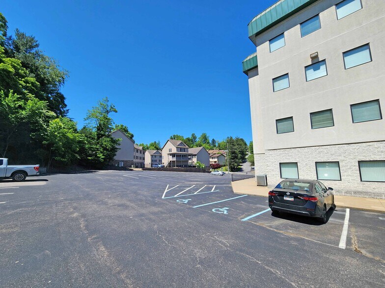More Photos Of 1311-1319 Pineview Dr, Morgantown Medical For Sale