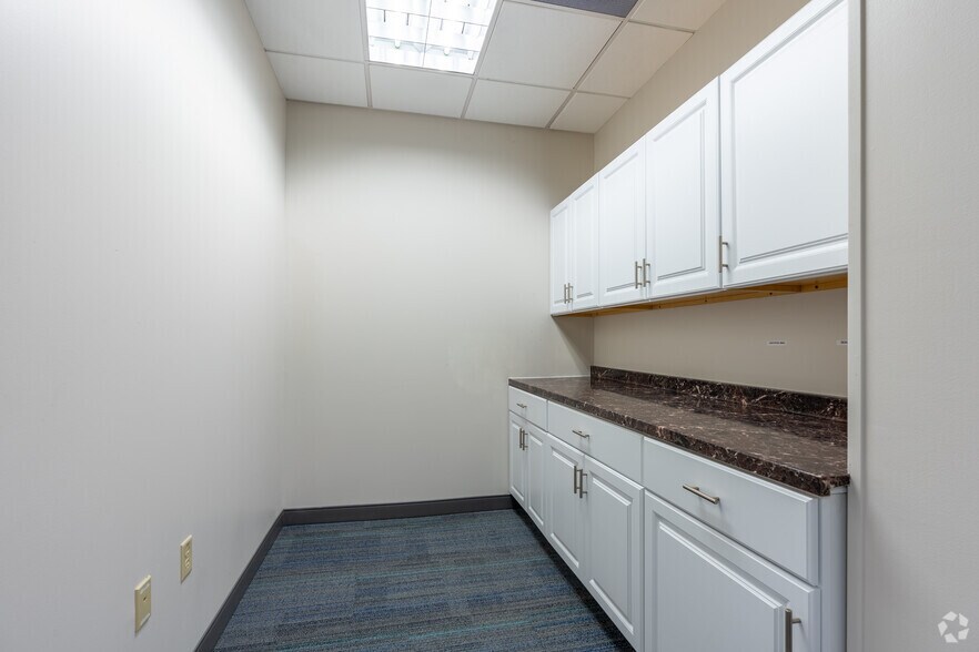 More Photos Of 7501 Boulder View Dr, North Chesterfield Unknown For Lease