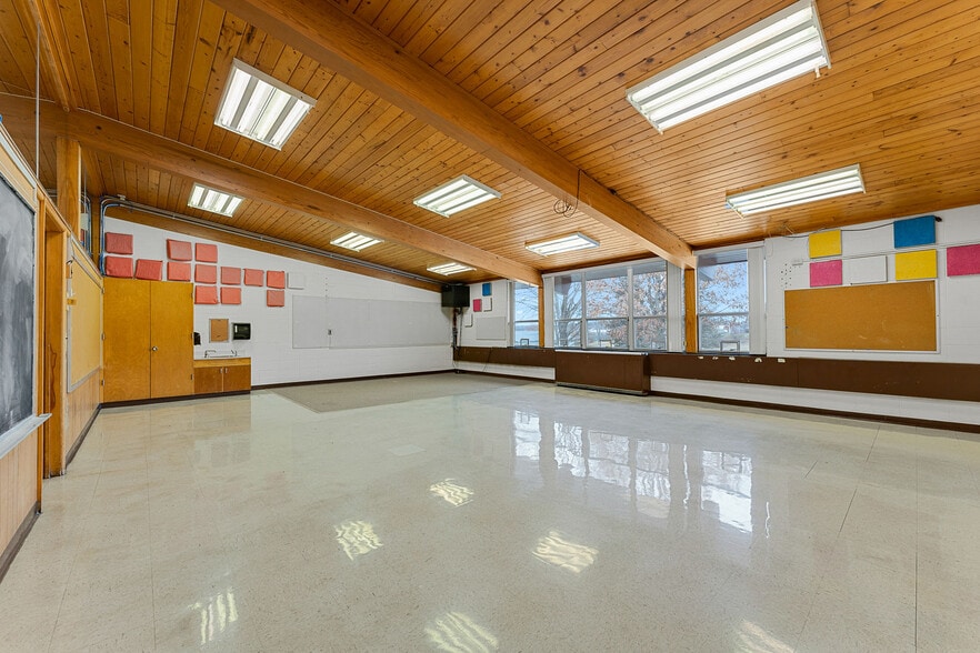 More Photos Of S5864 State Highway 23, Loganville Light Distribution For Sale