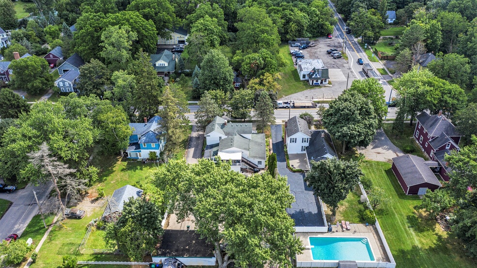 More Photos Of 155 N Main St, Village of Clarkston Hospitality For Sale