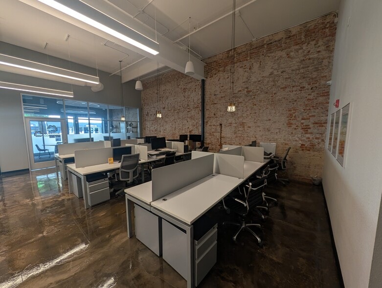 More Photos Of 605 Austin Ave, Waco Storefront Retail Office For Sale