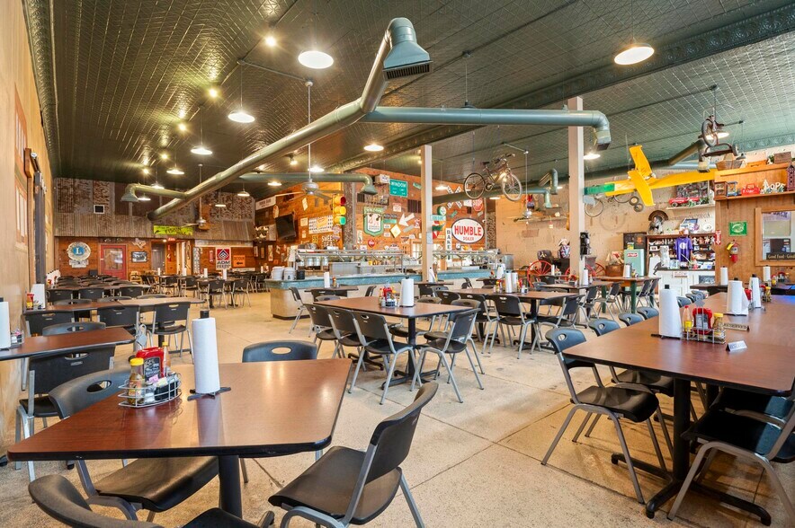 More Photos Of 412-414 Main St, Windom Restaurant For Sale
