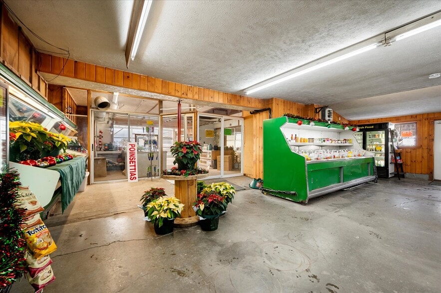 More Photos Of 485 Seneca St, Sherrill Freestanding For Sale