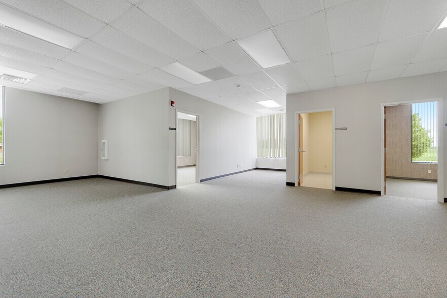 More Photos Of 8645 E Backwater Rd, North Webster Showroom For Lease