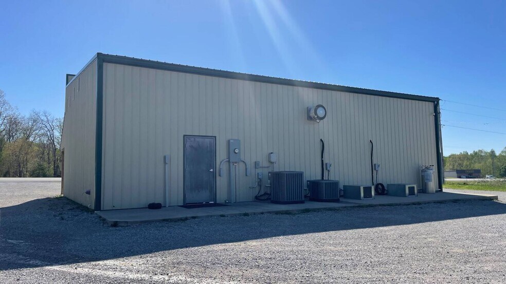 More Photos Of 15617 TN-111, Spencer General Retail For Sale