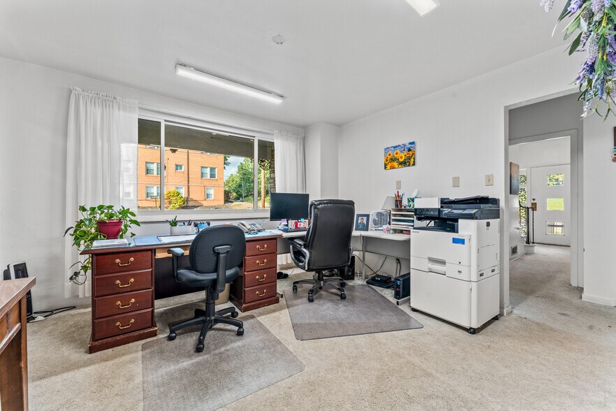 More Photos Of 35 N Balph Ave, Pittsburgh Medical For Sale