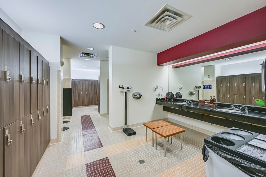 More Photos Of 5601 Headquarters Dr, Plano Office For Sale