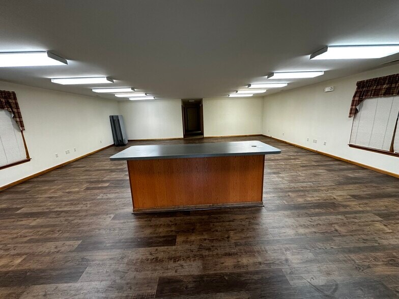 More Photos Of 110 W Sunset Ave, Greensboro Office For Sale