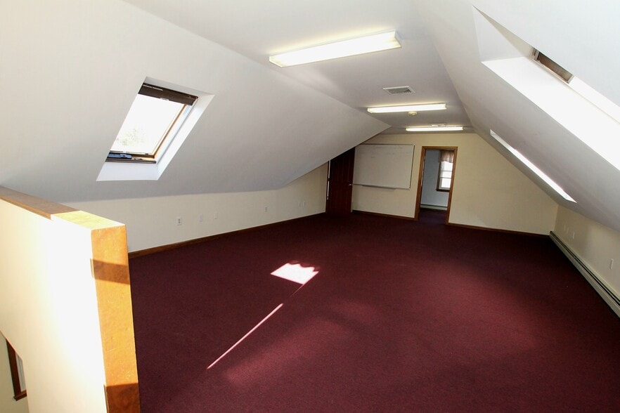 More Photos Of 9 Old Westminster Rd, Hubbardston Warehouse For Sale