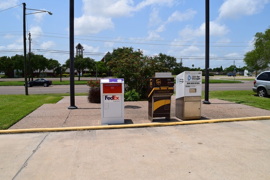 More Photos Of 6262 Weber Rd, Corpus Christi Office For Lease