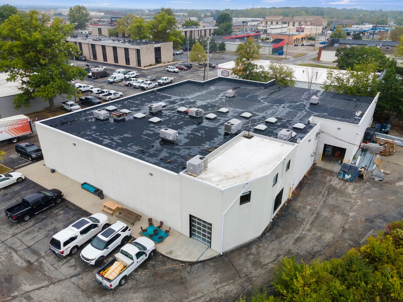 More Photos Of 8035 Craig St, Indianapolis Light Distribution For Lease