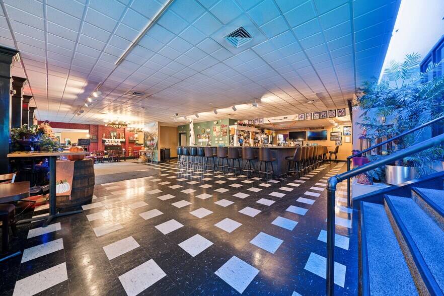 More Photos Of 951 Old Frankstown Rd, Pittsburgh Restaurant For Sale