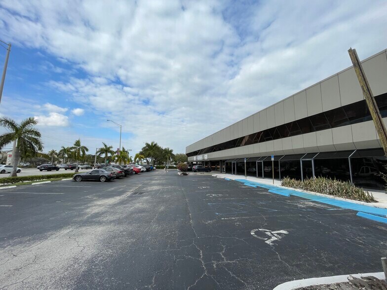 More Photos Of 1100 S Federal Hwy, Deerfield Beach Medical For Lease