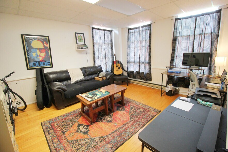 More Photos Of 217-219 W Beverly St, Staunton Storefront Retail Office For Sale