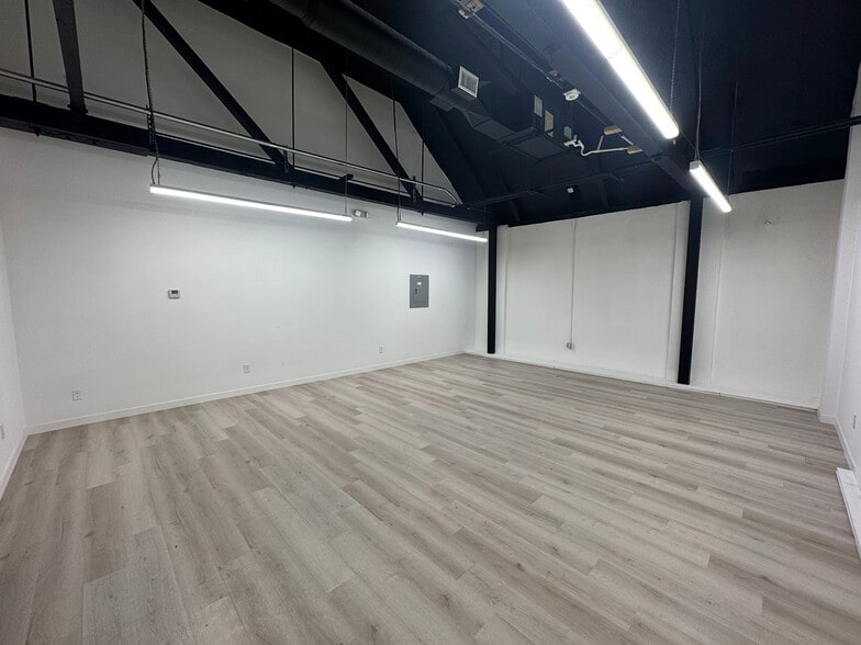 More Photos Of 1016 S Santee St, Los Angeles Storefront For Lease