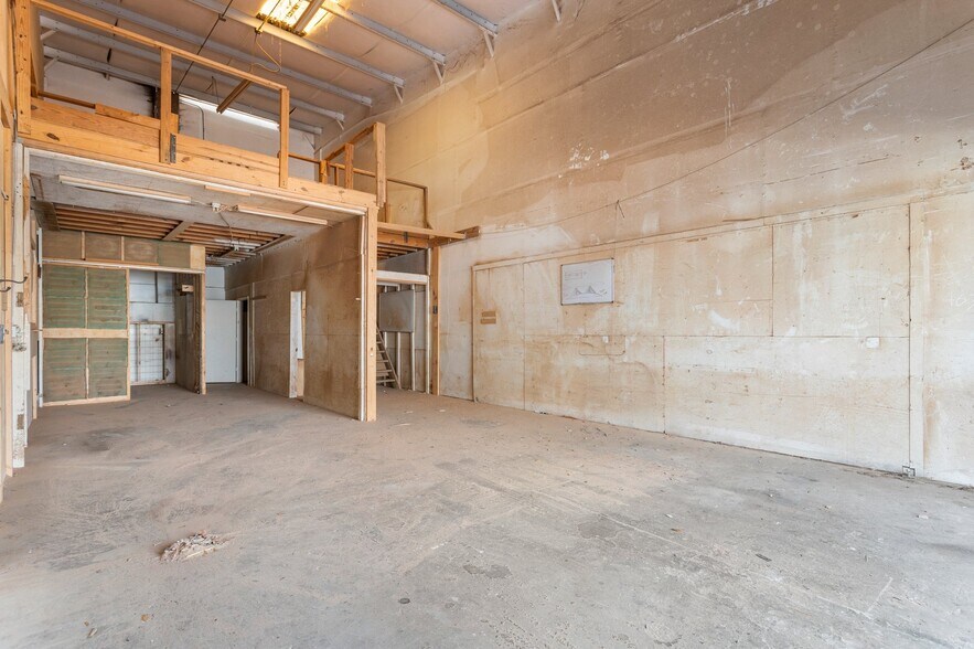 More Photos Of 716 Wesley Ave, Tarpon Springs Warehouse For Lease