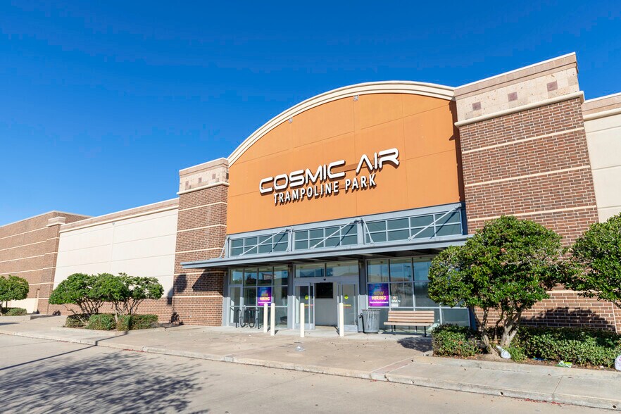 More Photos Of 1110-1550 Fry Rd, Houston General Retail For Lease