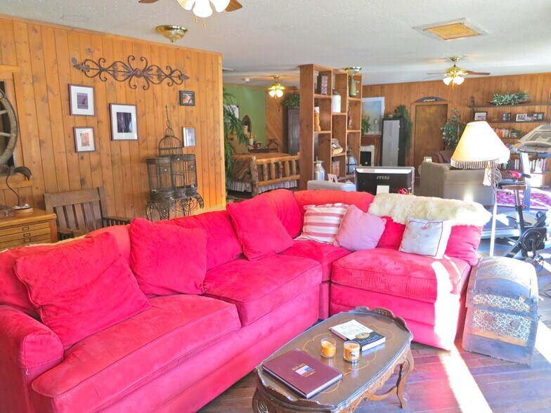 More Photos Of 71450 Highway 550, Silverton Hotel For Sale