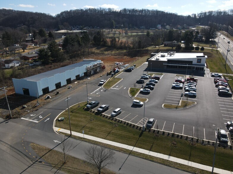 Primary Photo Of 110 Whitewood Blvd, Johnson City General Retail For Lease
