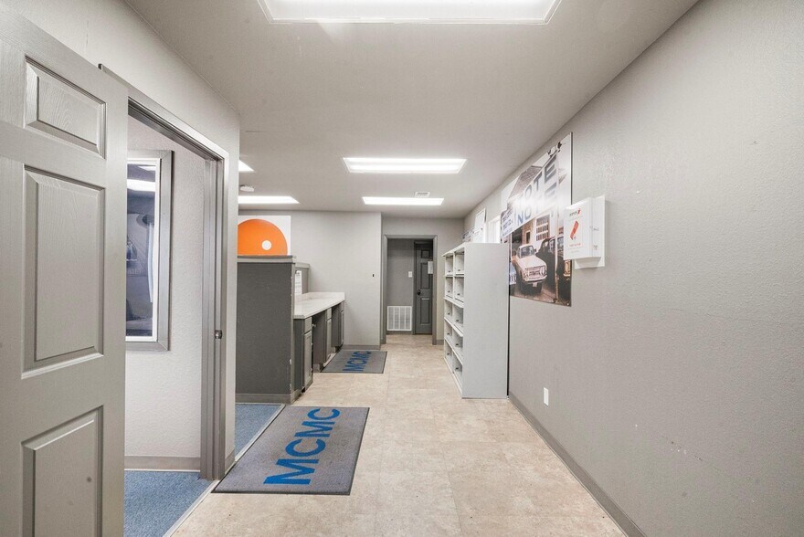 More Photos Of 240 Exchange St, Burleson Auto Dealership For Sale
