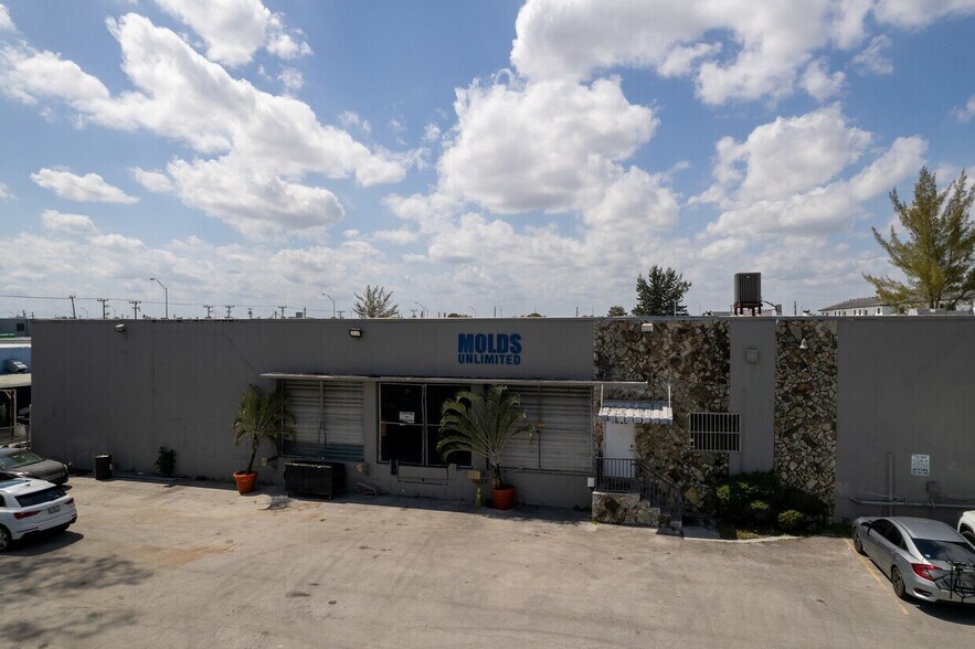 More Photos Of 7620 W 2nd Ct, Hialeah Warehouse For Sale