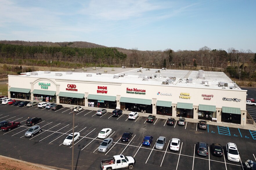 More Photos Of 131 Commerce Ln, Mayodan Storefront For Lease