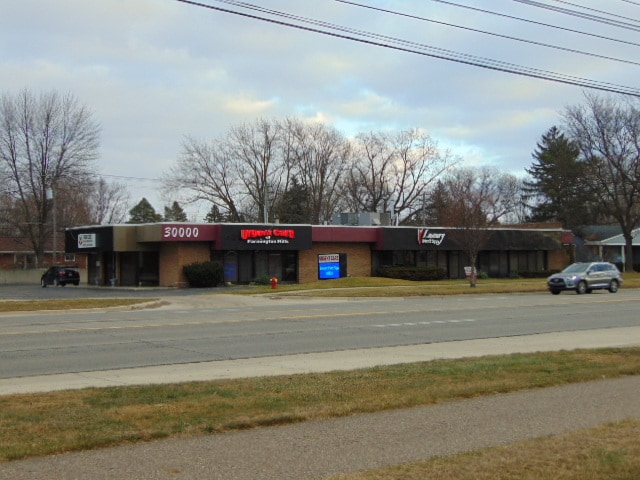More Photos Of 30000 Orchard Lake Rd, Farmington Medical For Lease