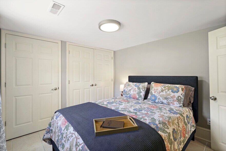 More Photos Of 100 S Railroad Ave, Damascus Apartments For Sale