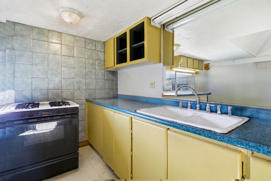 More Photos Of 657 E Main St, Cottage Grove Restaurant For Sale