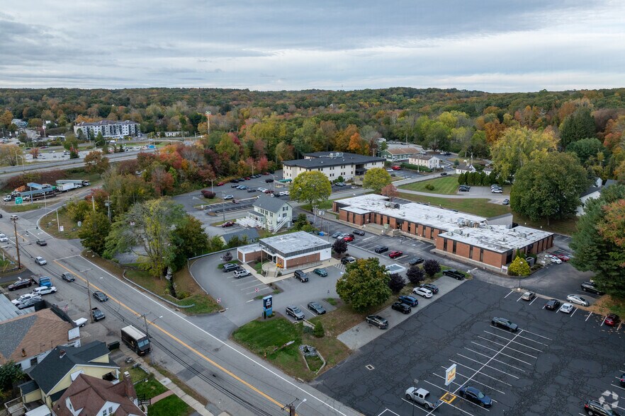 More Photos Of 1 Towne Park Plz, Norwich Medical For Lease