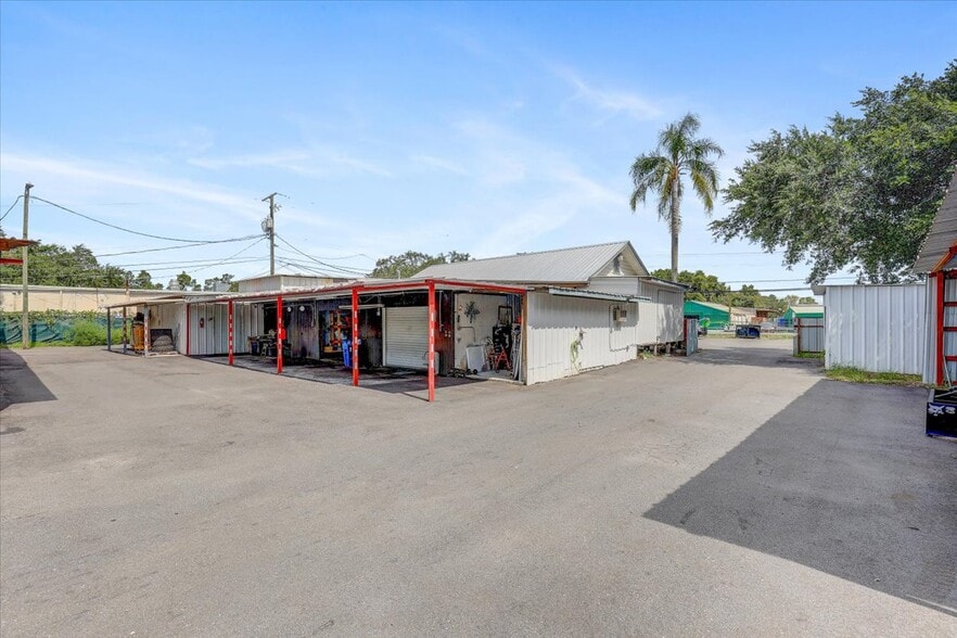 More Photos Of 11309 E US Highway 92, Seffner Warehouse For Sale