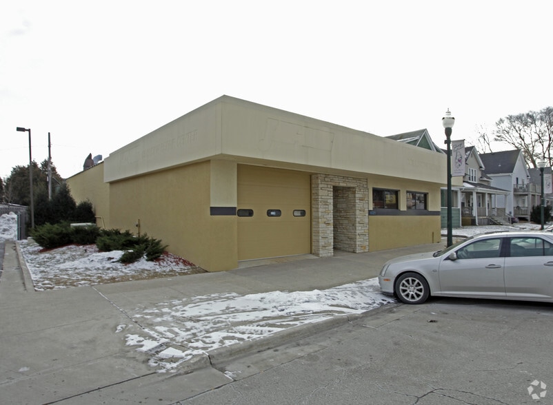 More Photos Of 6017-6021 22nd Ave, Kenosha Freestanding For Sale