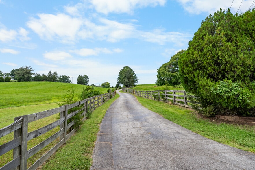 More Photos Of 8509 S Lowell Rd, Bahama Land For Sale