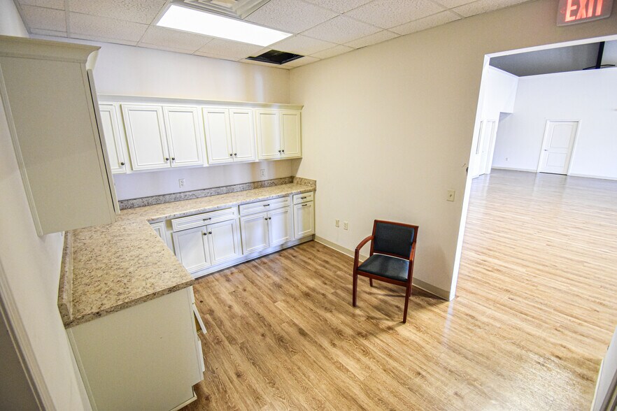 More Photos Of 1209 James I Harrison Jr Pky E, Tuscaloosa Warehouse For Sale