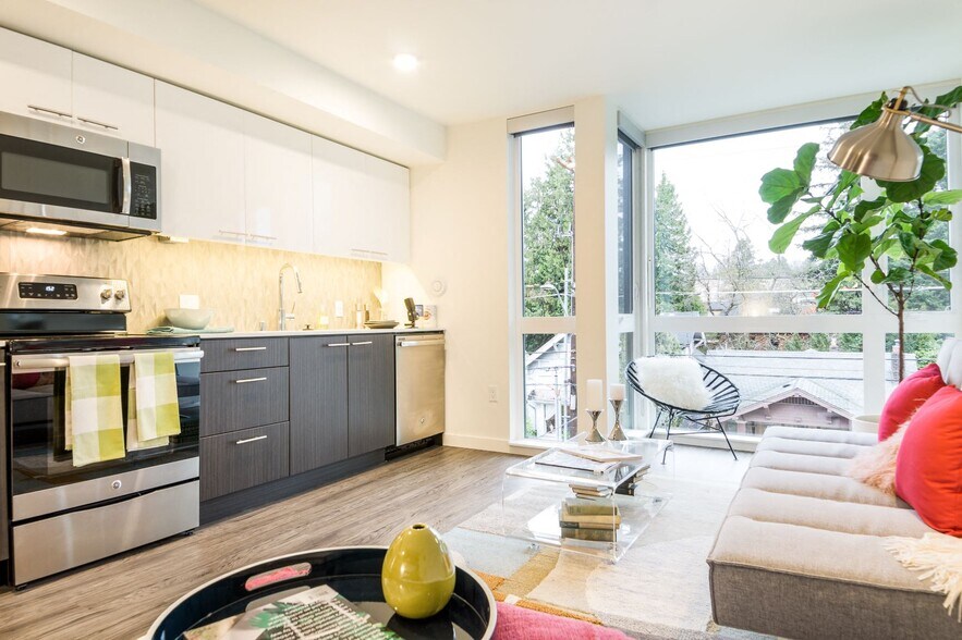 More Photos Of 1319 NE 65th St, Seattle Apartments For Sale