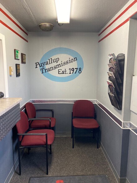 More Photos Of 629 E Pioneer Ave, Puyallup Auto Repair For Lease