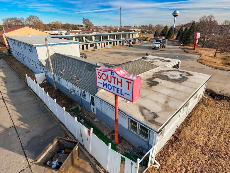 More Photos Of 1004 S Grand Ave, Spencer Land For Sale