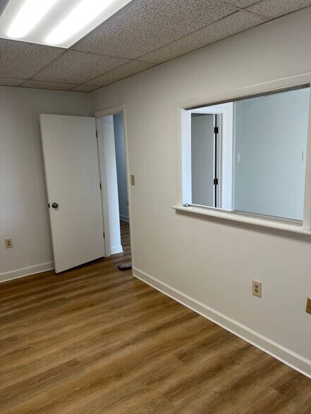 More Photos Of 4696-4698 Honeygrove Rd, Virginia Beach Daycare Center For Lease