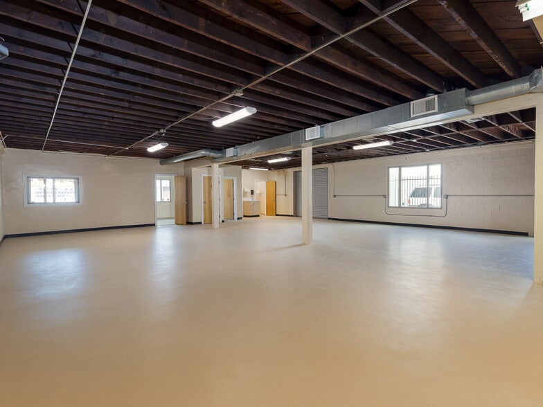 More Photos Of 11708 Inglewood Ave, Hawthorne Warehouse For Sale