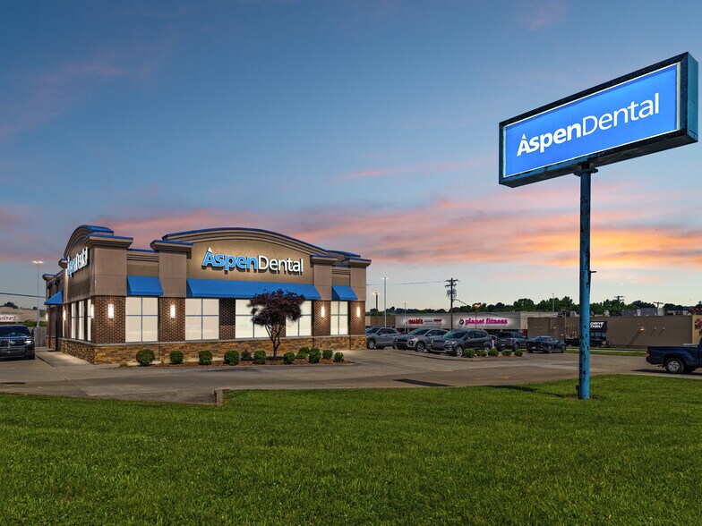 Primary Photo Of 2911 S Highway 27, Somerset Freestanding For Sale
