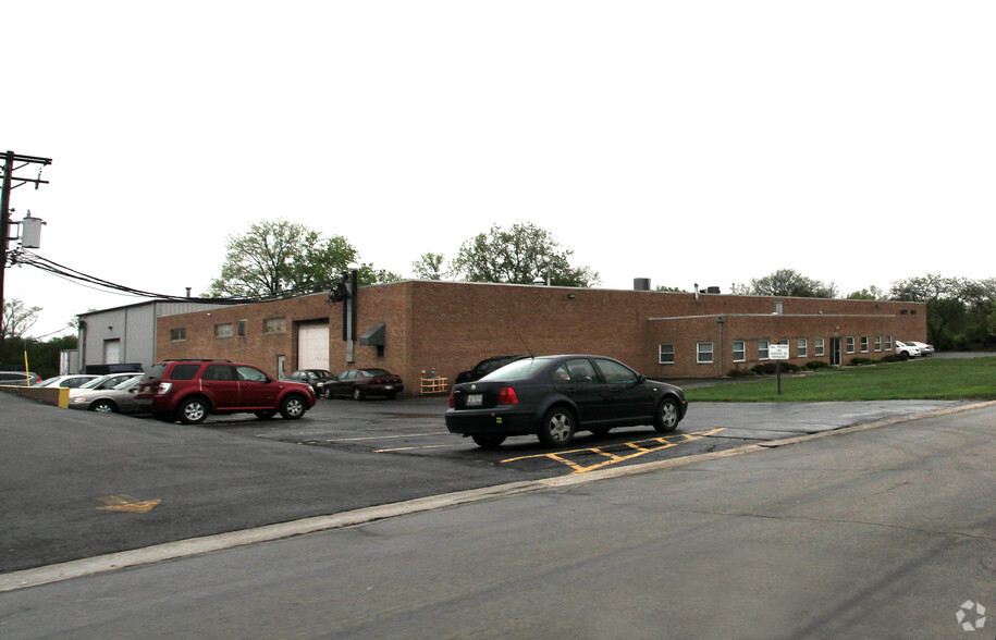 Primary Photo Of 5200 Katrine Ave, Downers Grove Warehouse For Lease