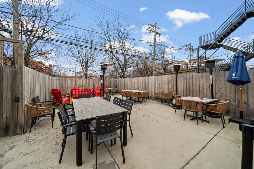 More Photos Of 1610 W North Ave, Chicago Storefront Retail Residential For Sale