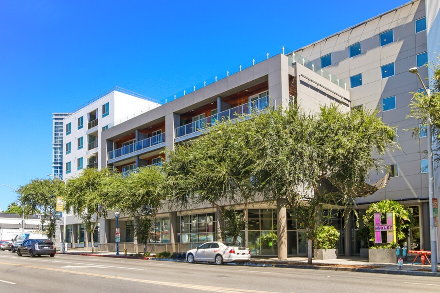 More Photos Of 1234 N La Brea Ave, West Hollywood Apartments For Lease