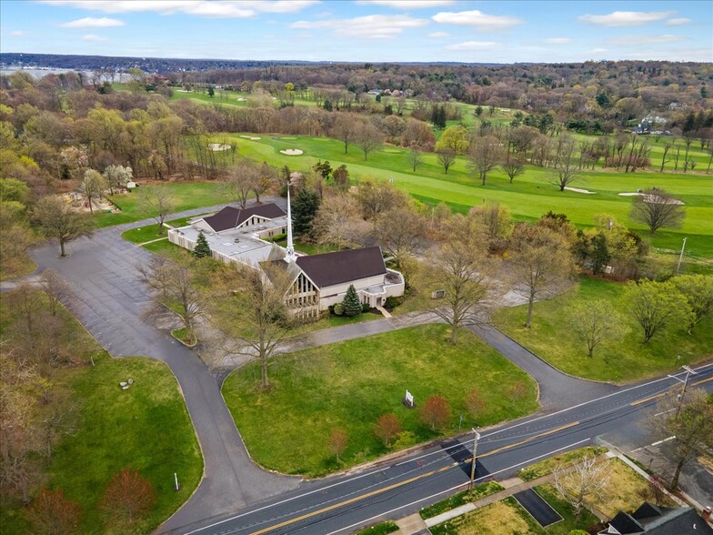 Primary Photo Of 35 Middle Neck Rd, Port Washington Religious Facility For Lease