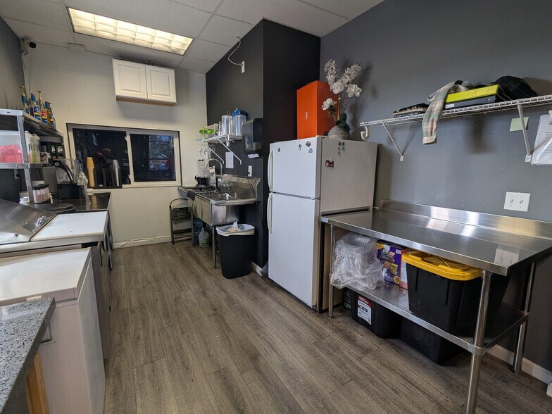 More Photos Of 14189 Foothill Blvd, Fontana Showroom For Lease