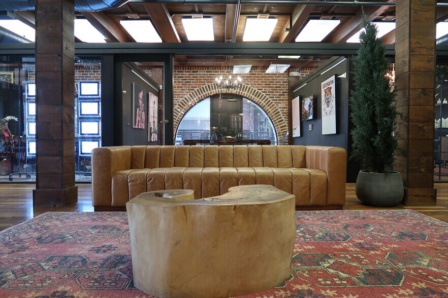 More Photos Of 260 1st Ave S, Saint Petersburg Office Residential For Sale
