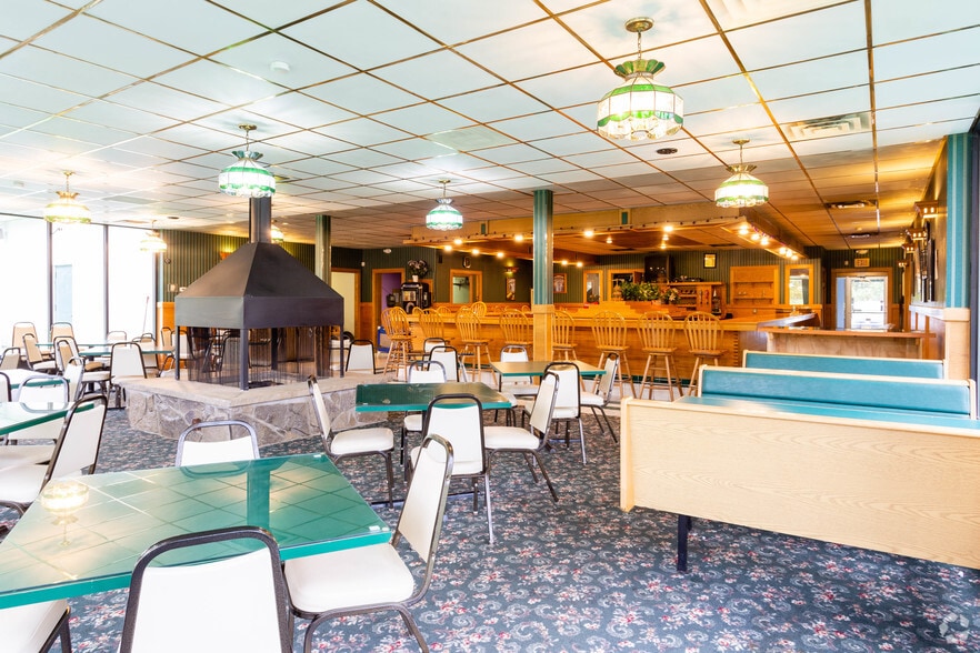 More Photos Of 2107 Rt-48, Fulton Restaurant For Lease